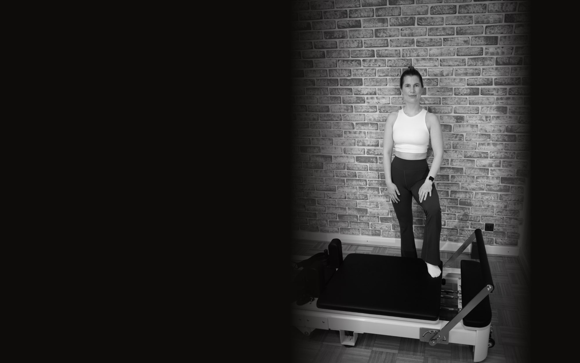 Sara Kremser, Gründerin von STIFT. PILATES, auf dem Reformer
